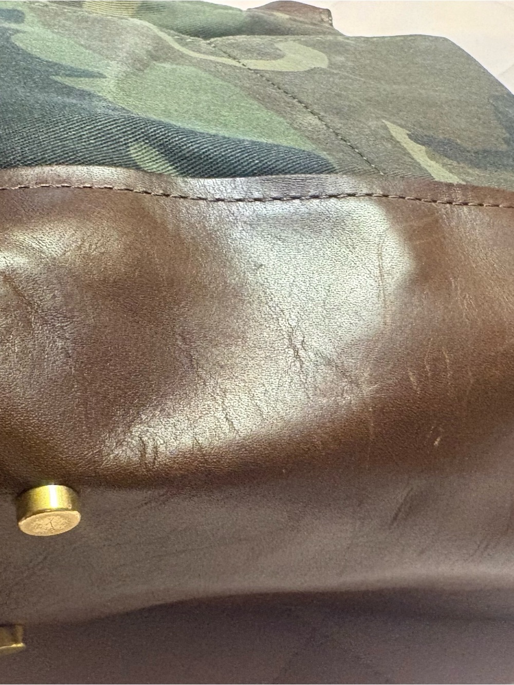 R. Riveter Otto Carry-All Tote Camo Leather Set w/ Matching Pouch - Picture 15 of 16